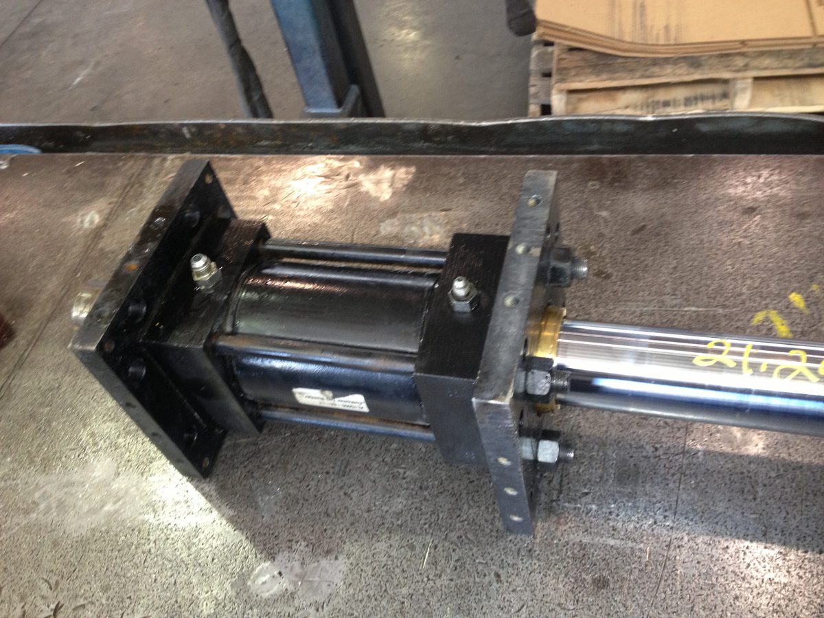 Hydraulic cylinder shop repair